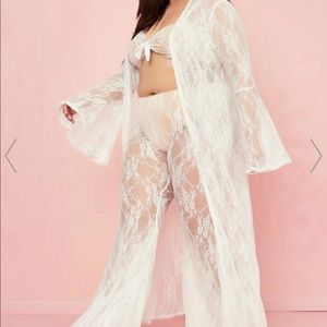 DOLLSKILL 👑 2 Queen Boheme Lace Cardigans & 1 Top